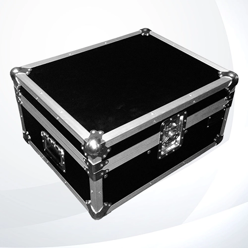 Case para distro o controlador de 4 canales Skjonberg, para operar 8 motores CM Lodestar cerrado