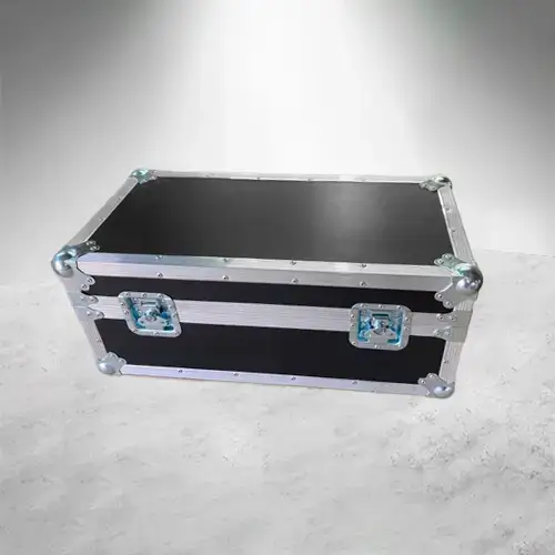 Case para transporte seguro y resguardo del proyector abierto